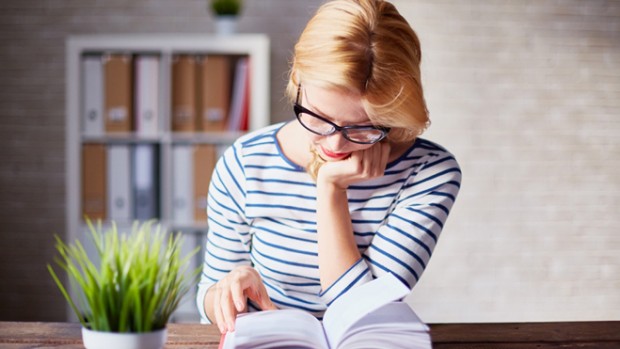 Чтение оказывает благотворное влияние на лечение хронических болей