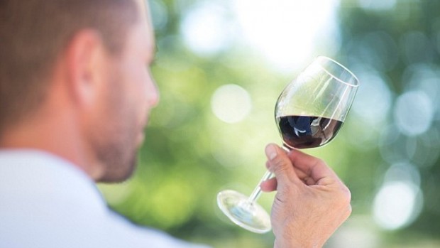 Красное вино может замедлить процесс старения