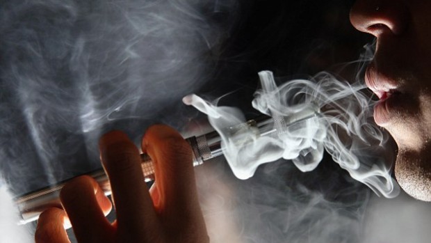 Курильщики электронных сигарет подвергаются высокому уровню воздействия канцерогенных веществ