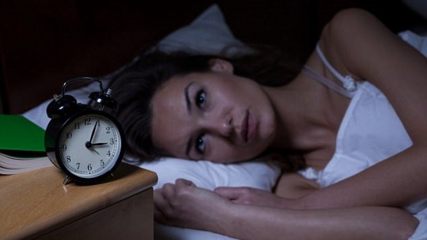 Эксперты объяснили, почему у людей пропадает сон, как только они ложатся в постель