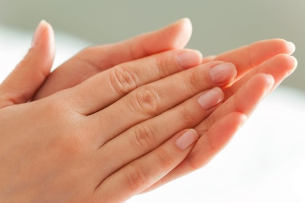 Дисгидротическая экзема на пальцах рук