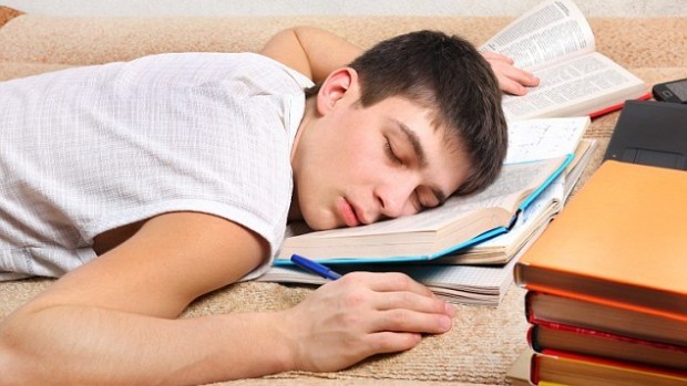Подростки, страдающие от нехватки сна, в 5 раз более склонны к совершению преступлений