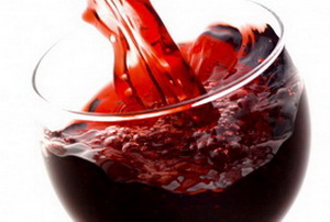 Красное вино защищает сосуды от негативных последствий курения