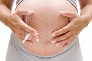 Курение во время беременности увеличивает риск потери слуха у будущего ребенка