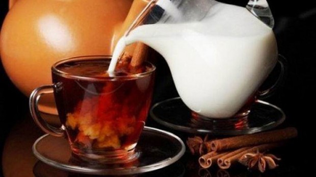 Чай с молоком негативно влияет на здоровье почек