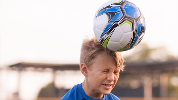 Игра головой негативно отражается на здоровье футболистов