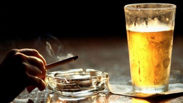 Количество смертей, вызванных алкогольной и никотиновой зависимостями, возрастет к 2035 году