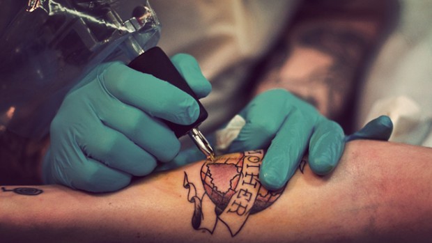 Татуировки могут стать причиной возникновения рака
