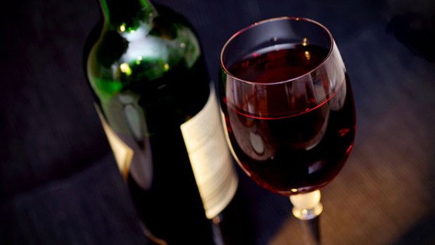 Красное вино может предотвратить появление ожирения
